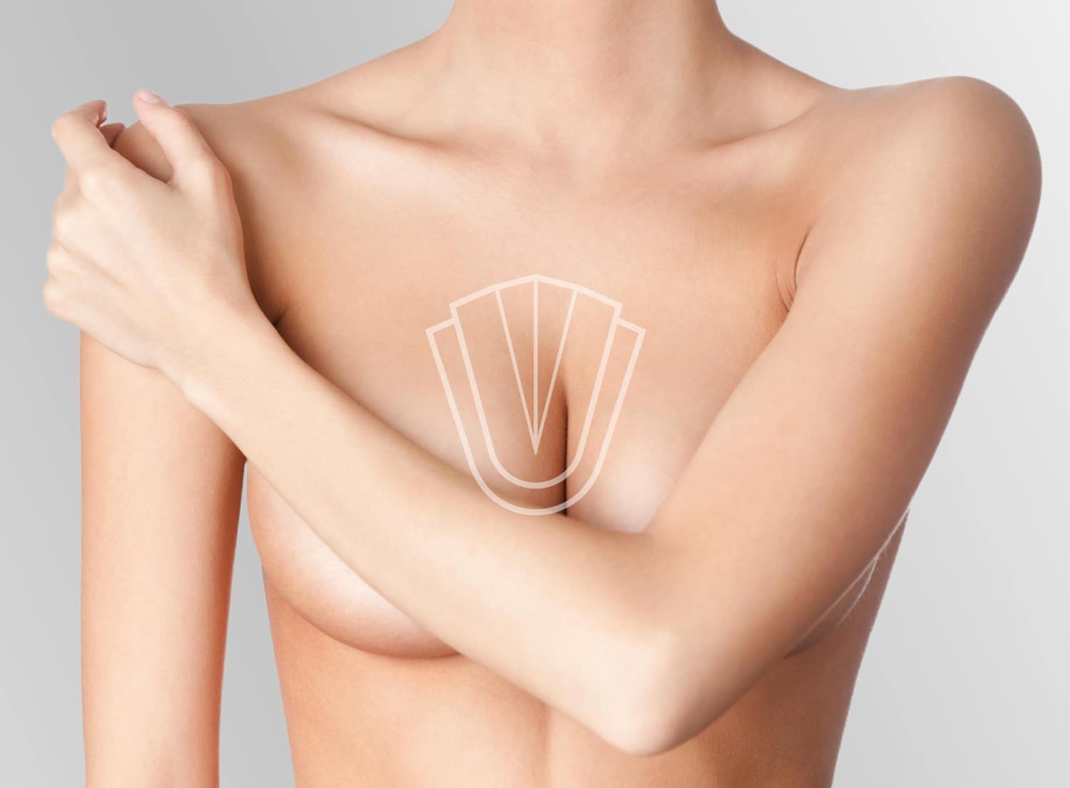Poitrine d une femme cache par son bras FAQ Poitrine pour des conseils experts| Dr Favre Lausanne